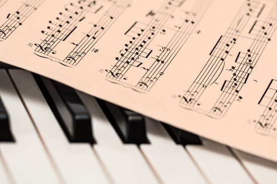Piano Keyboard and Music pexels-photo-210764